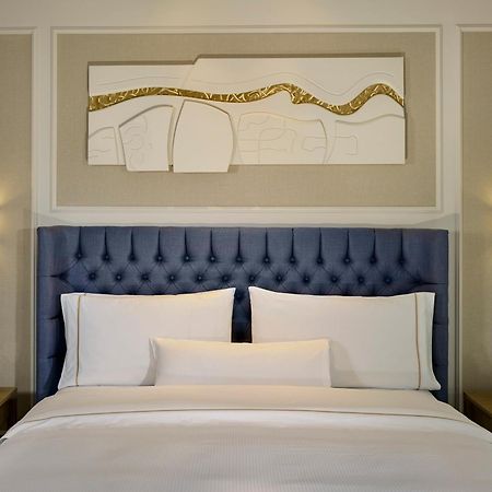 The College Green Dublin Hotel, Autograph Collection Bagian luar foto