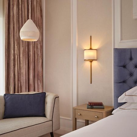 The College Green Dublin Hotel, Autograph Collection Bagian luar foto