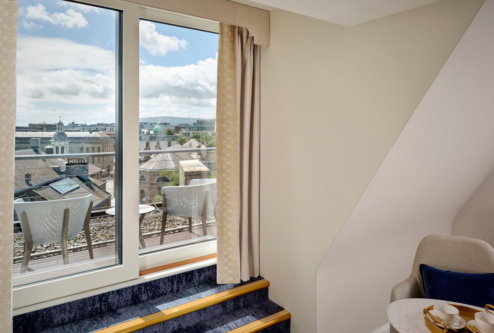 The College Green Dublin Hotel, Autograph Collection Bagian luar foto