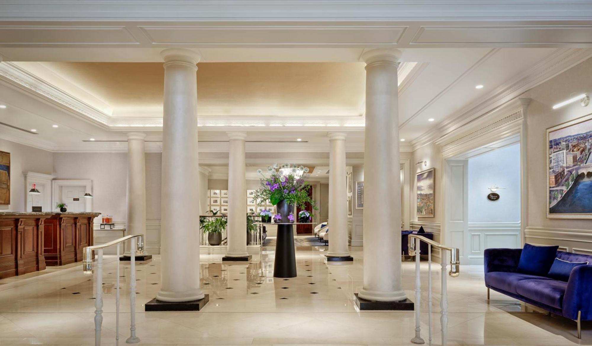 The College Green Dublin Hotel, Autograph Collection Bagian luar foto