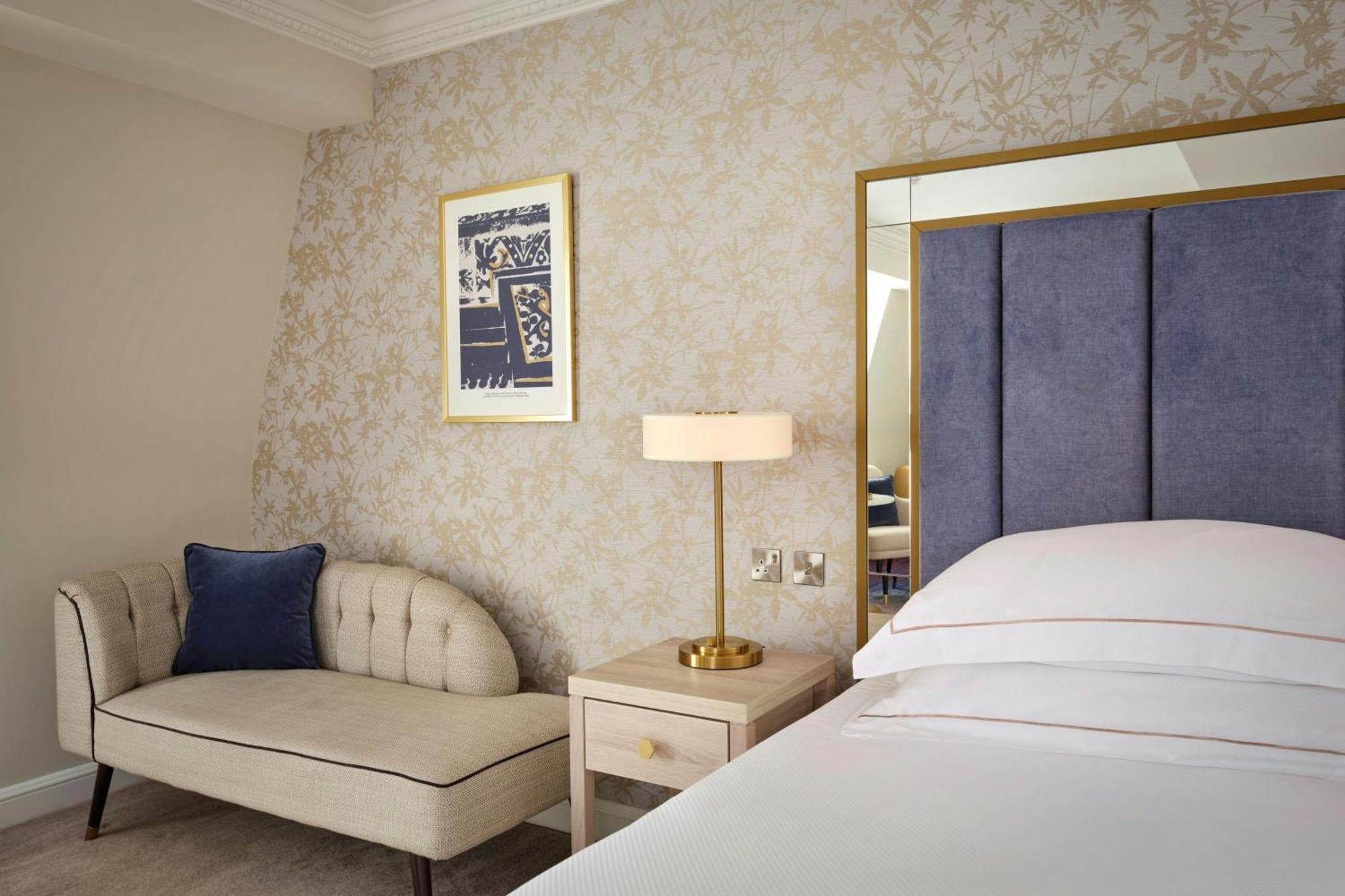 The College Green Dublin Hotel, Autograph Collection Bagian luar foto