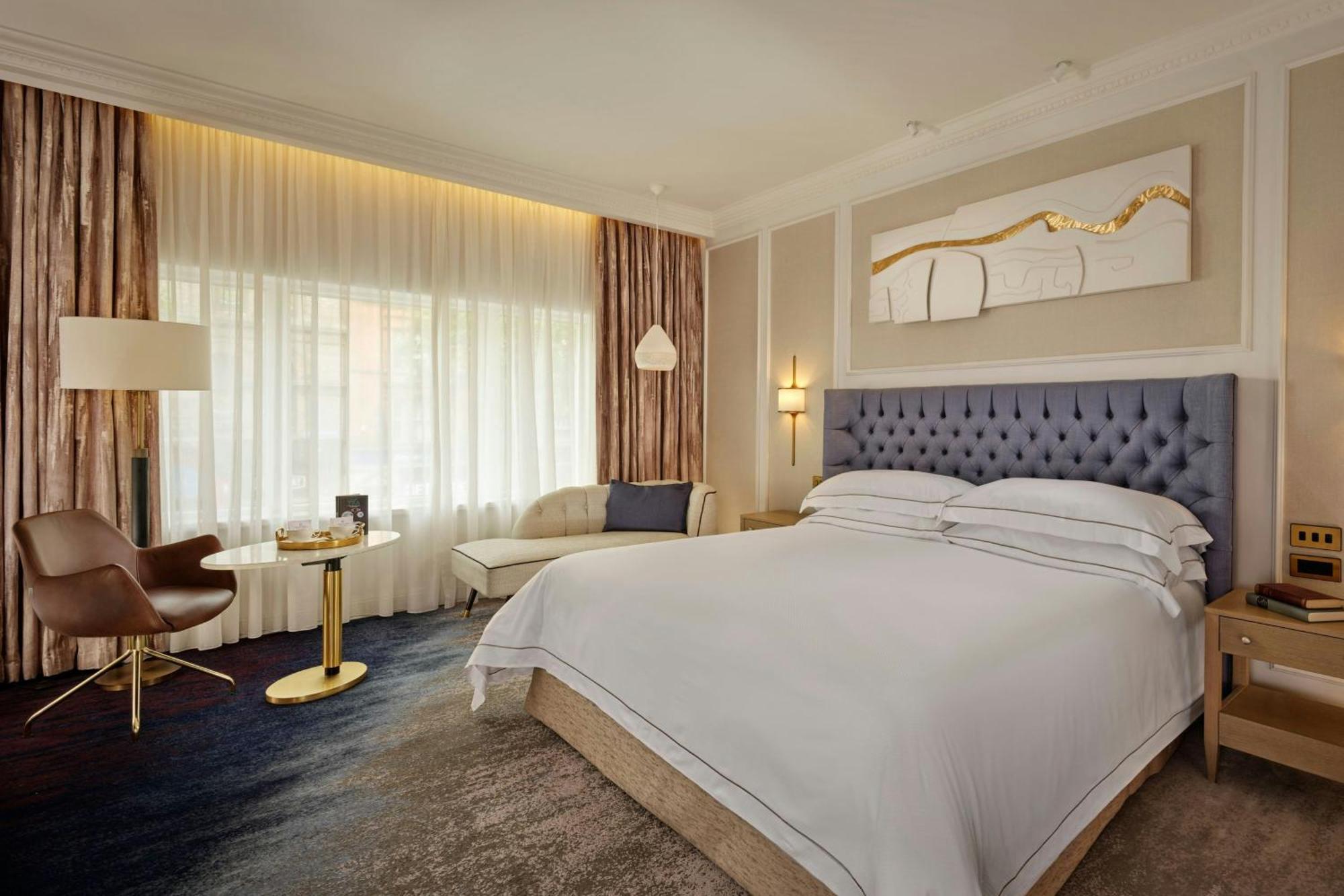 The College Green Dublin Hotel, Autograph Collection Bagian luar foto