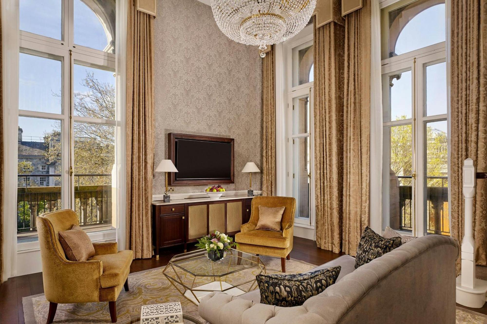 The College Green Dublin Hotel, Autograph Collection Bagian luar foto